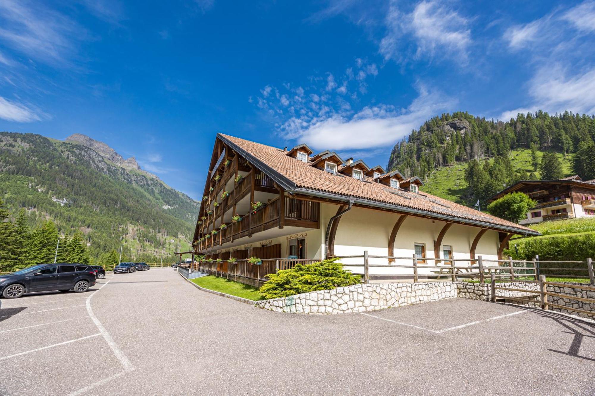 Aparthotel Princess Canazei Exterior photo